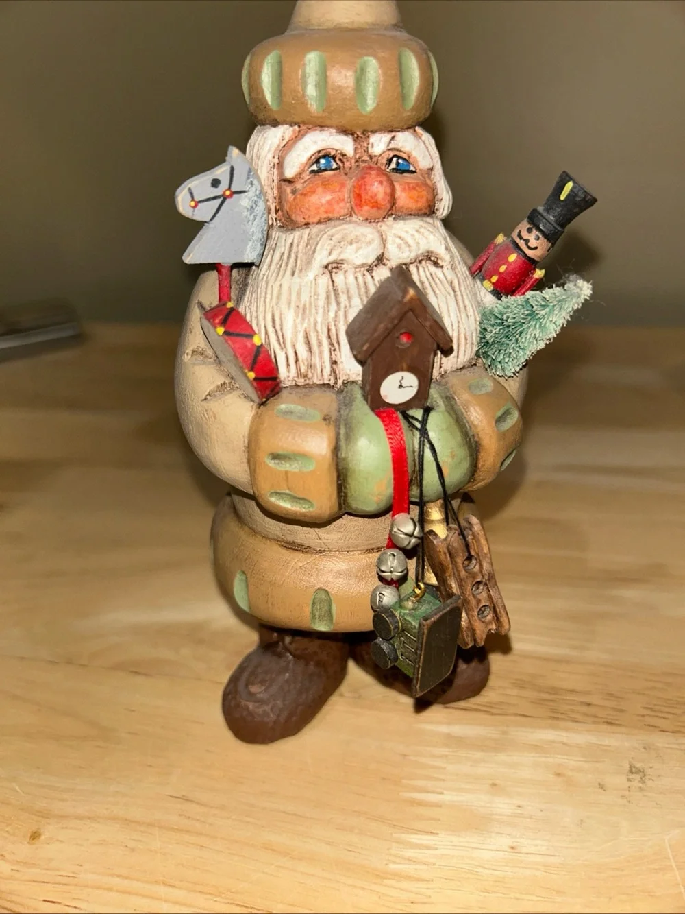 Vincent Ebbitt Hand Carved Wood Santa Pennsylvania Folk Art 2001 7” Sculpture